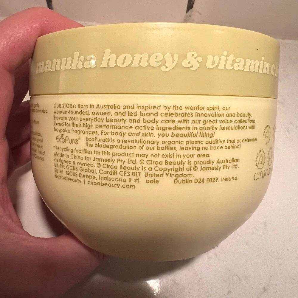 Ciroa Body Scrub NEW Glow‎ w/ Manuka Honey & Vitamin C EcoPure 21.1 oz 600 GR